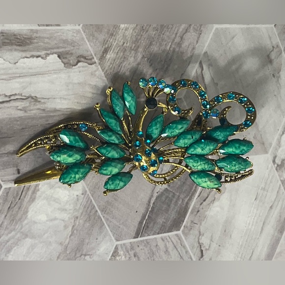 Source Unknown Accessories - Elegant Vintage Peacock Gold and Green Hair Clip Blue Pave Setting Unique Rare